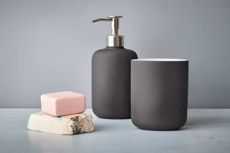 bathroom-item-soap-dispensers-and-dishes